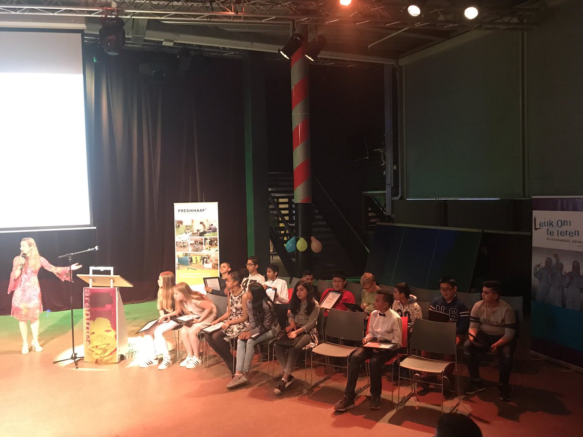 Applaus voor alle tweedejaars leerlingen van <a href="/LeukOmteLeren/">LeukOmteLeren</a> weekendschool. Succes in het voortgezet onderwijs volgend schooljaar, toppers!