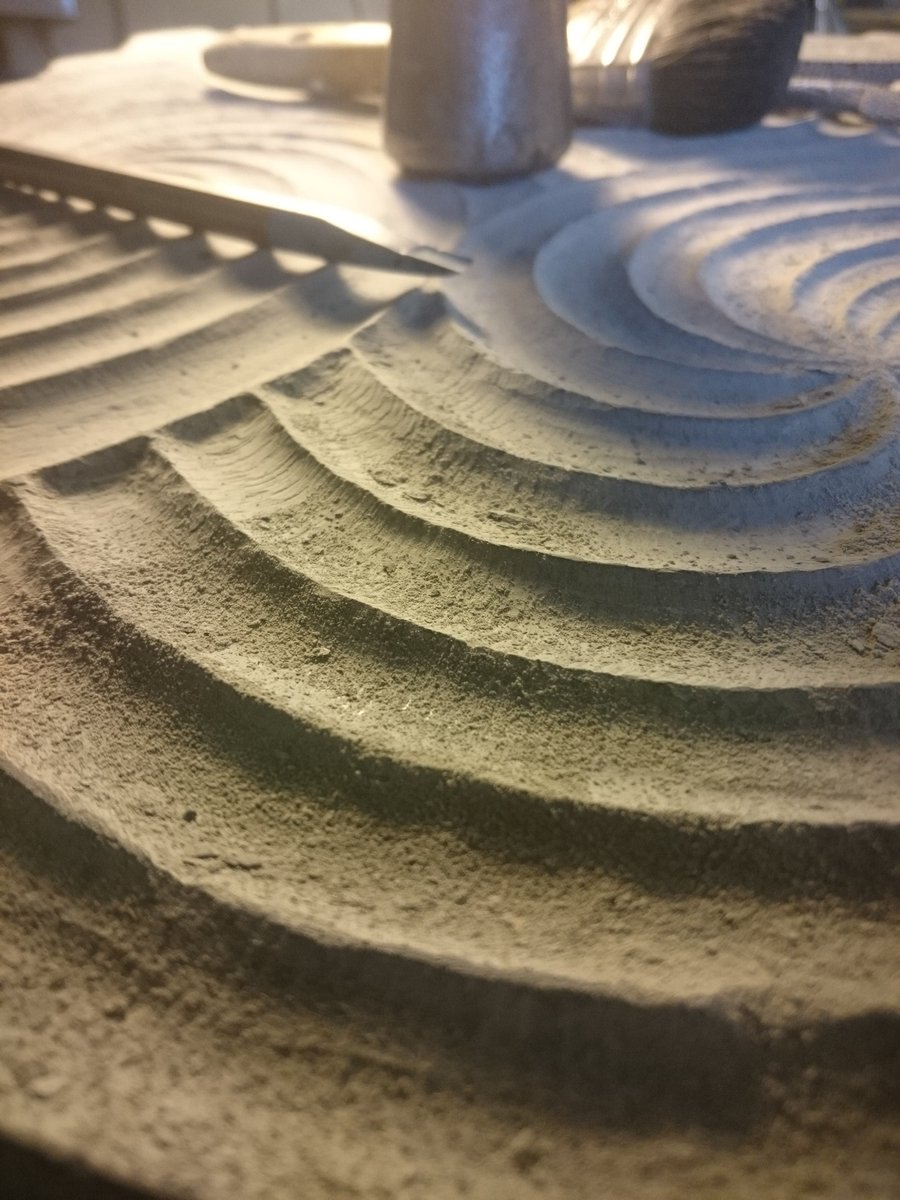 CarrieHorwood's tweet photo. #CatsEyeCarving I'm working on one of my new #Sculptures #Welshslate #Galaxies for #FarOpen @FANDVOS find me @TaurusCrafts @Welsh_art https://t.co/ulsq9zjeh0