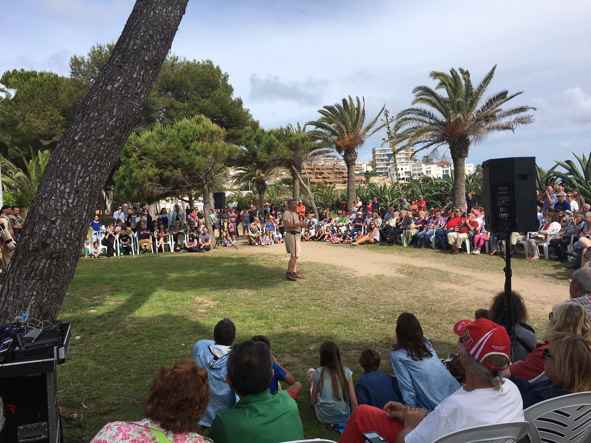 Tarraco_Viva's tweet photo. .@Nightwing80: De la mà de Dario d@arsdimicandi veurem com eren realment els gladiadors, com lluitaven... #TarracoViva2017 https://t.co/A3B2N6e1Ud