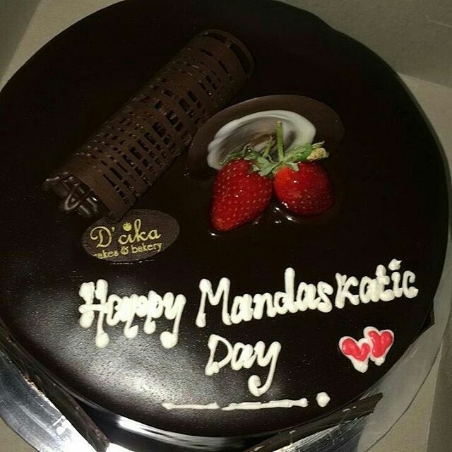 meilisa_yuli's tweet photo. HAPPY 21 MDS 🎉🎉💕💕 @amandamanopo❤❤ @SBY_MandaSkatic @MandaSkatic @Mandaskatic_IM @hanisa_rahma11 😘😘 https://t.co/g5OhMfPfvD