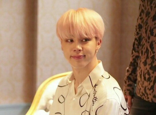 dasshamin's tweet photo. Такая плюшка 🌝 #btsbbmas #BTSBBMAs️  #BBMAs https://t.co/47ELphFuBe