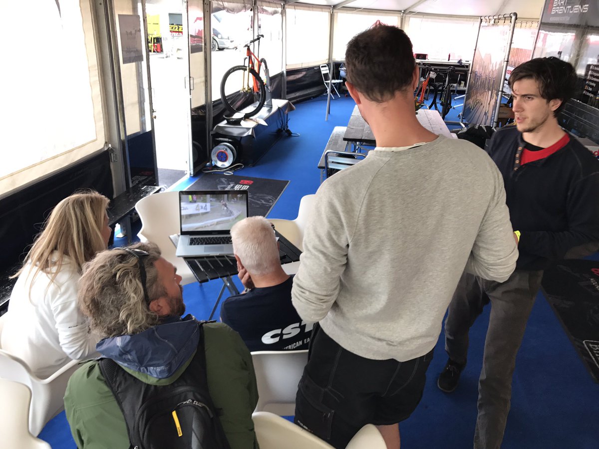 BrentjensMTB's tweet photo. #TeamArea #Teamtruck @mtb_nmnm #NoveMesto CZ watching @redbullbike @RedBullTV! https://t.co/4PvkYRaSvI