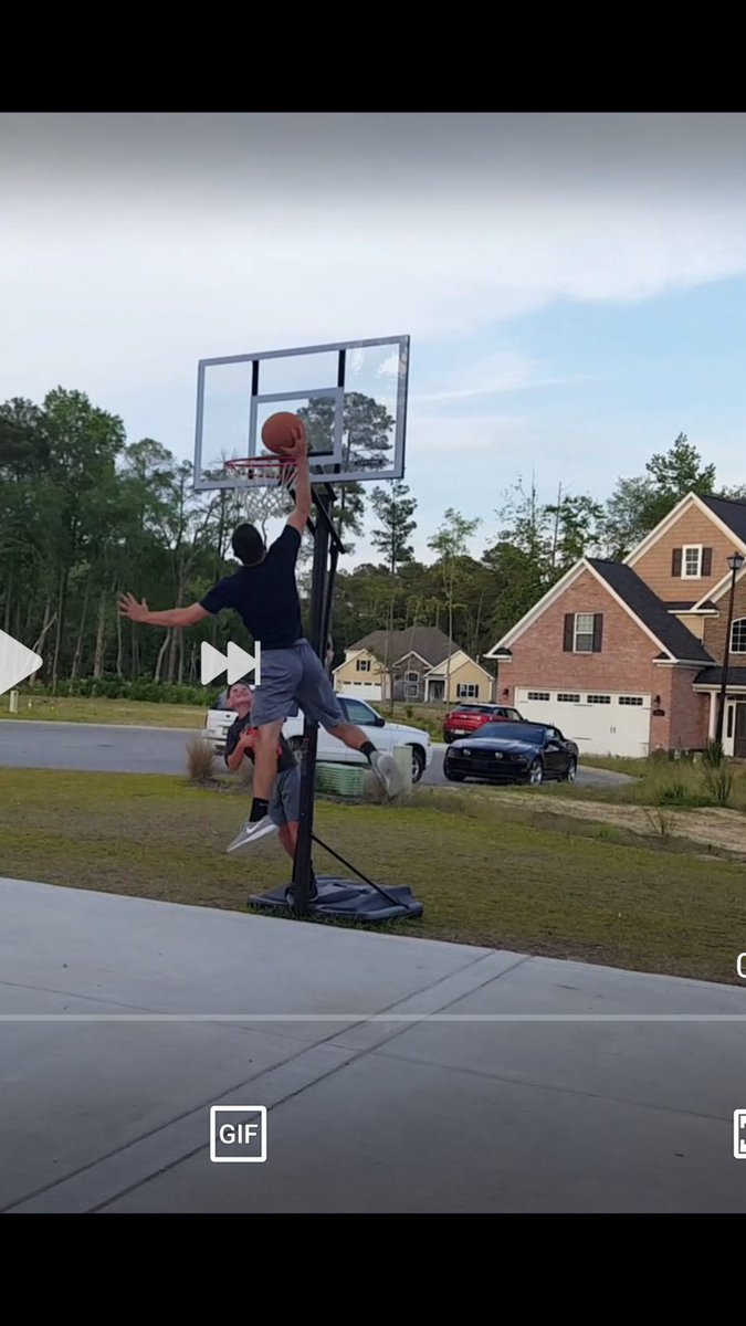 BacotChris's tweet photo. Dude is an athlete https://t.co/xG4qCN2dCz