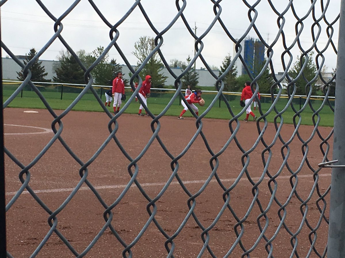 FastballLl's tweet image. U16 Lightning looking good! Early rainy morning in Stratford #lionsstratford2017 #fastball #playlikeagirl