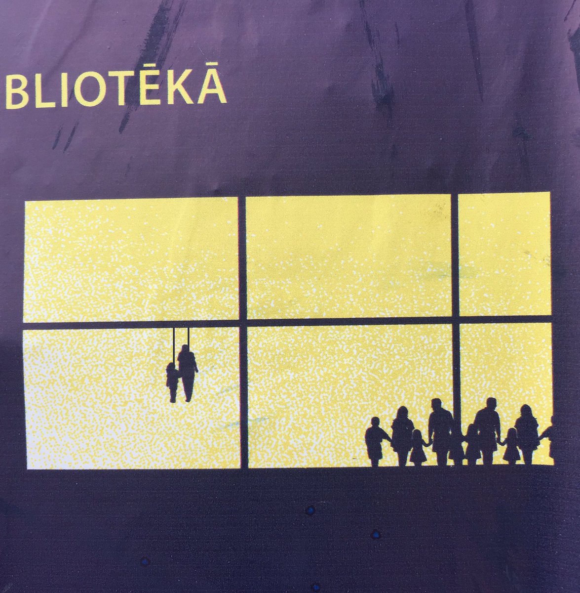 eedgars's tweet image. Tikai divas mazmazītiņas svītriņas un #MuzejuNakts vizuālis uzņem jaunus apgriezienus 🙈