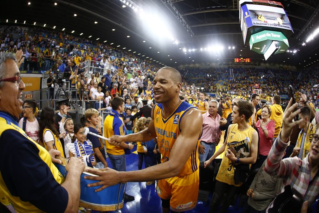 GranCanariaCB's tweet photo. 🏀 Jueves 25
⌚️ 21:00 horas
💪 Tenemos que ser UNO
🎟 ENTRADAS, aquí ➡️ https://t.co/FHhiYnVoWV https://t.co/Y8NplPdlBn