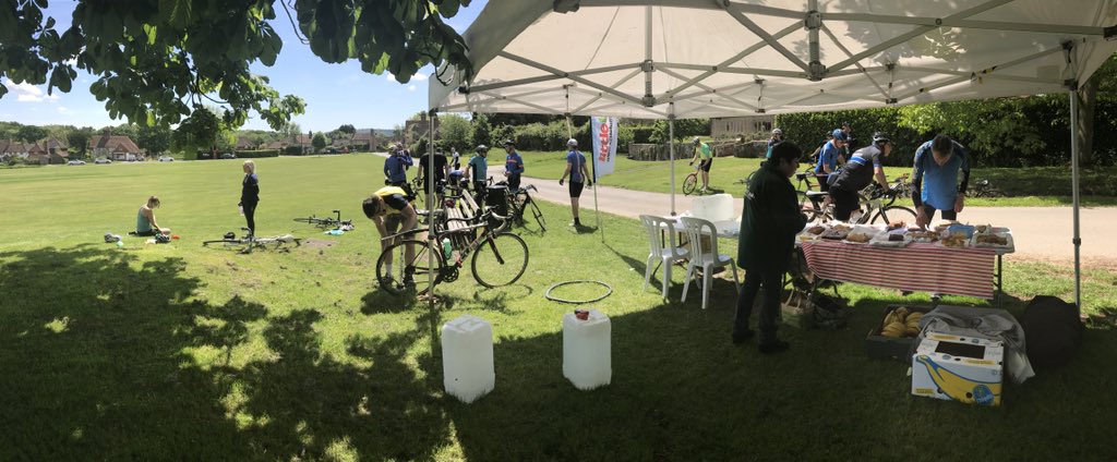 pafford_jo's tweet photo. @Mac_Petersfield Fantastic weather for a fantastic event @LittleLumpy https://t.co/mJhLHuvl1w