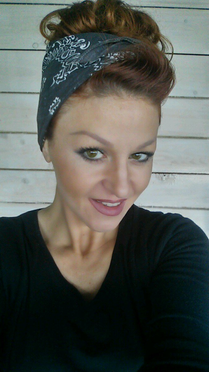 cindysander_off's tweet photo. 💕😘
#CindySander #PrèsDeMoi https://t.co/wDQ5cEjtai