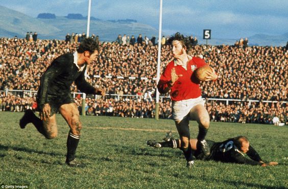 thisisN0Tsoccer's tweet photo. 1971 : #JJWilliams face à #IanKirkpatrick lors de la tournée victorieuse des #BritishLions en Nouvelle-Zélande https://t.co/HWw2AogylH