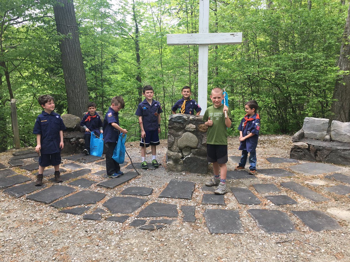 CubPack177's tweet image. Scouts at the 2017 Spring Campout. Cleaning up, campfire cooking, and water bottle rockets!