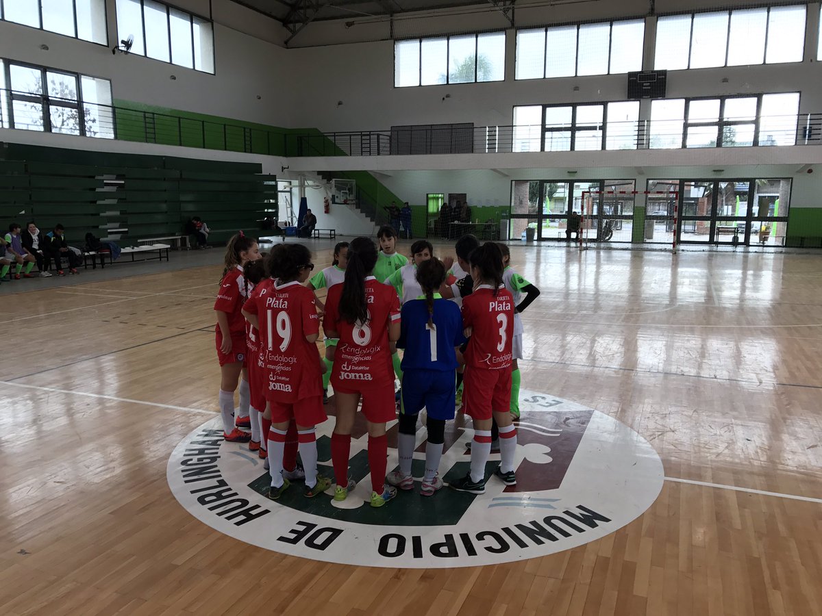 FutsalFemAAAJ's tweet photo. #AFA #4ta Ya arrancan Las Bichas vs @HurlinghFutFem #VamosBichas 💪🏻⚽️🐞🇦🇹 https://t.co/HvTbxQMrTe