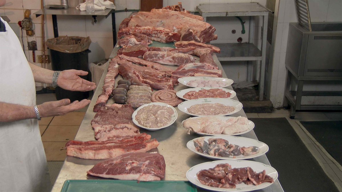 El asado se hace solo. Mal hecho también sale rico si la vaca es buena. Carne mata asador.

#Domingo #TodoSobreElAsado