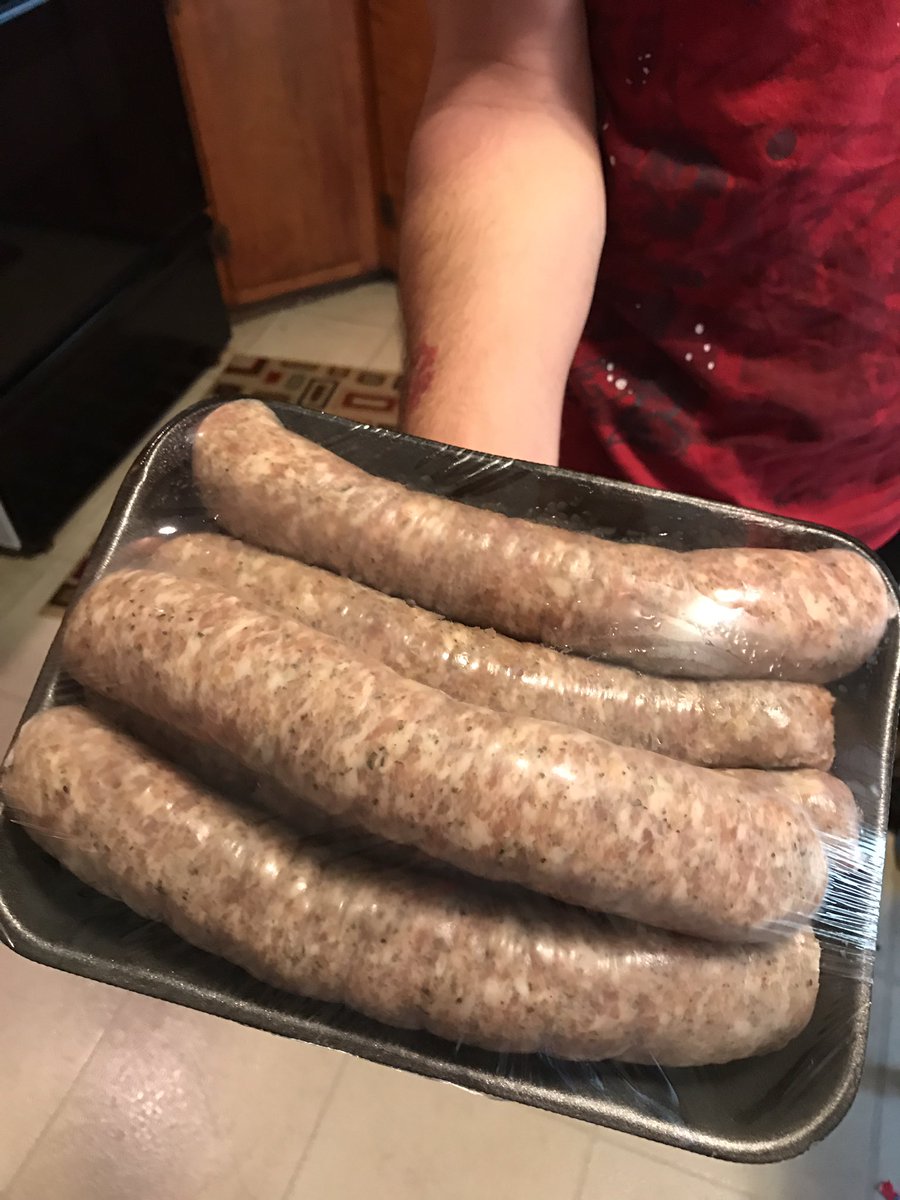 BugJuice17's tweet photo. "You see sausage, I see art" @a_j_wags https://t.co/Fx2HStg7a4