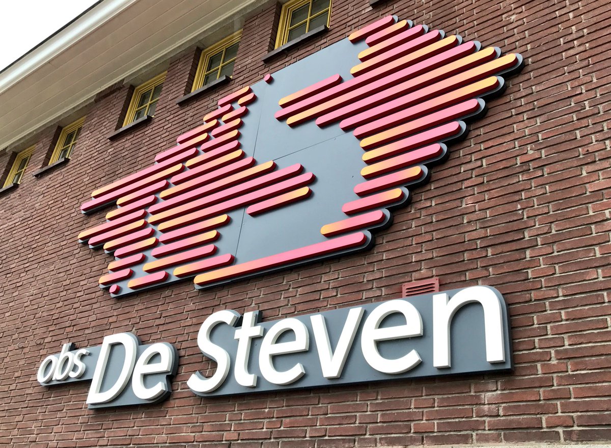 MutaSport's tweet photo. Veel succes met de nieuwe sportkleding @obsDeSteven ! #sportkleding #custommade #identiteit #uitstraling #franeker#muta https://t.co/4k1QCgwCY1