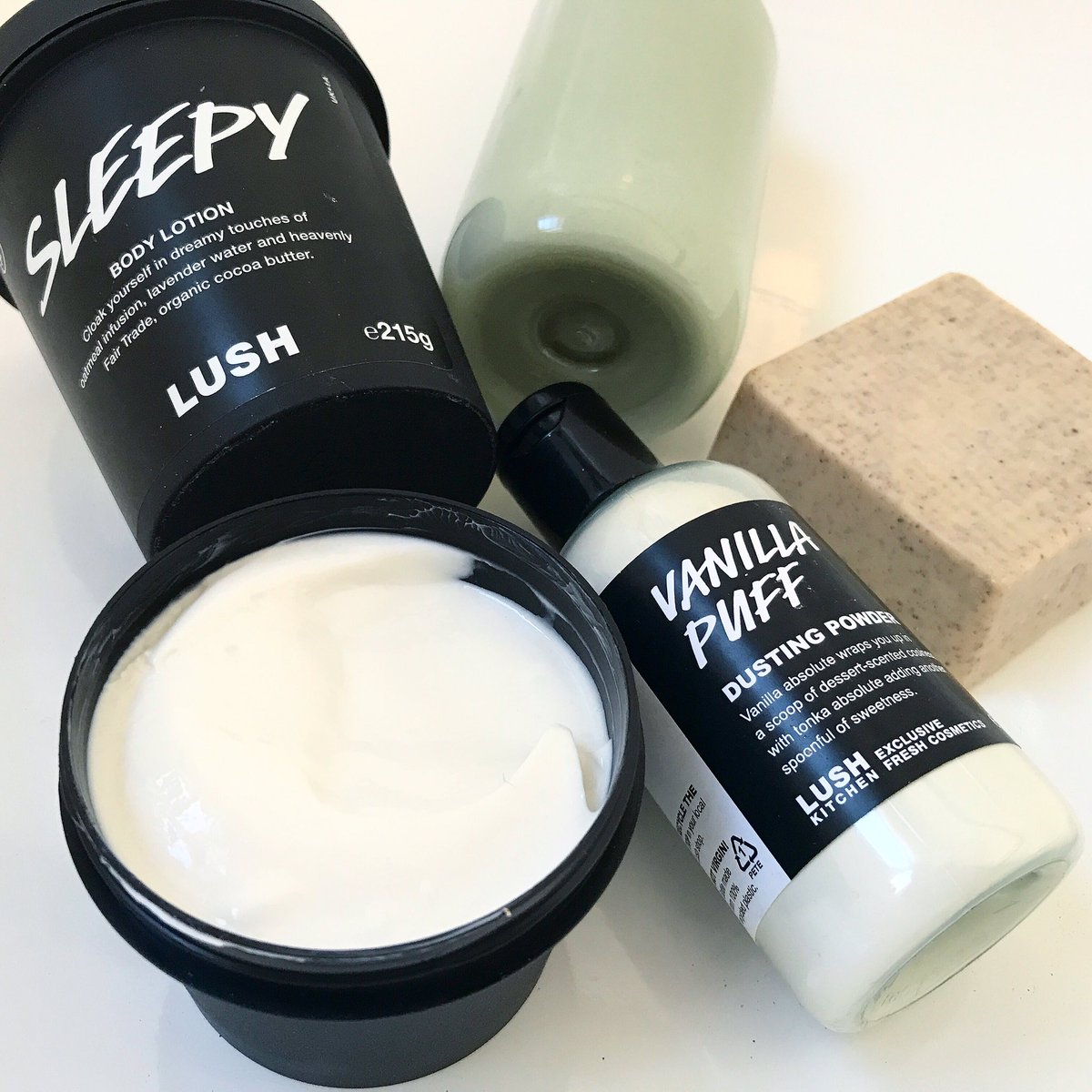 allthingslushuk's tweet photo. My @lushkitchen is currently being uploaded + I'll be going live on Instagram tonight at 7pm for some sneak peaks. I hope to see you there! https://t.co/KIErolPtHk