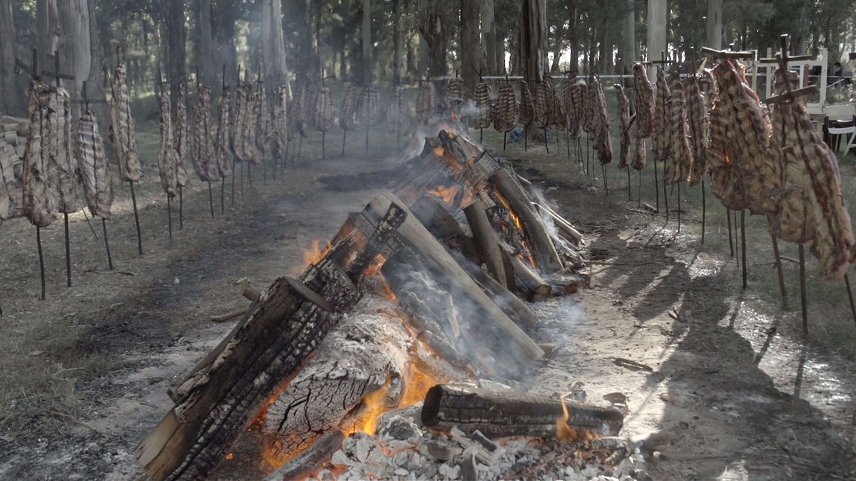 #FelizDomingo a todos aquellos que estén preparando un buen asado

#TodoSobreElAsado
