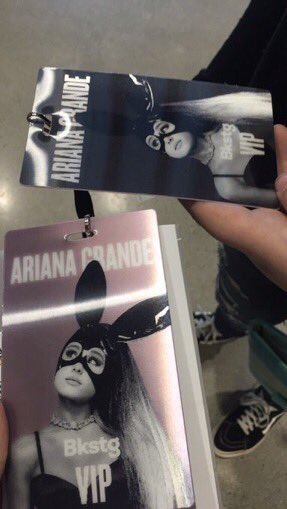 iadorearissmile's tweet photo. RT if you want this #TeamAriana https://t.co/9KhoxKFNY8