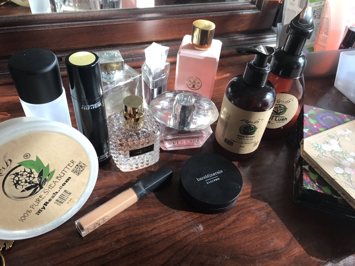 reshsalonandspa's tweet image. Sunday Mornings 👑 #sundays #churchprep #valentino #versace #maccosmetics #curllush #nirvana