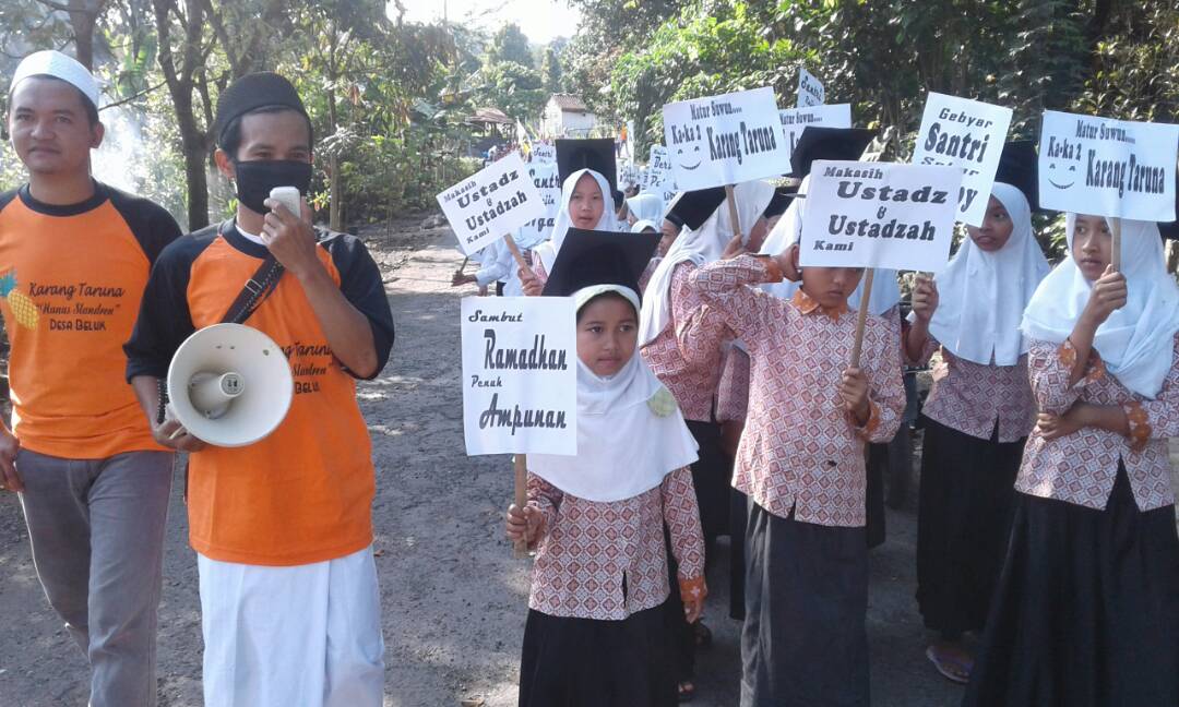 DesaBeluk's tweet photo. Pawai Santri Dalam Rangka Haflah Akhirussannah MDA Nurul Hidayah https://t.co/J56zxJBms4