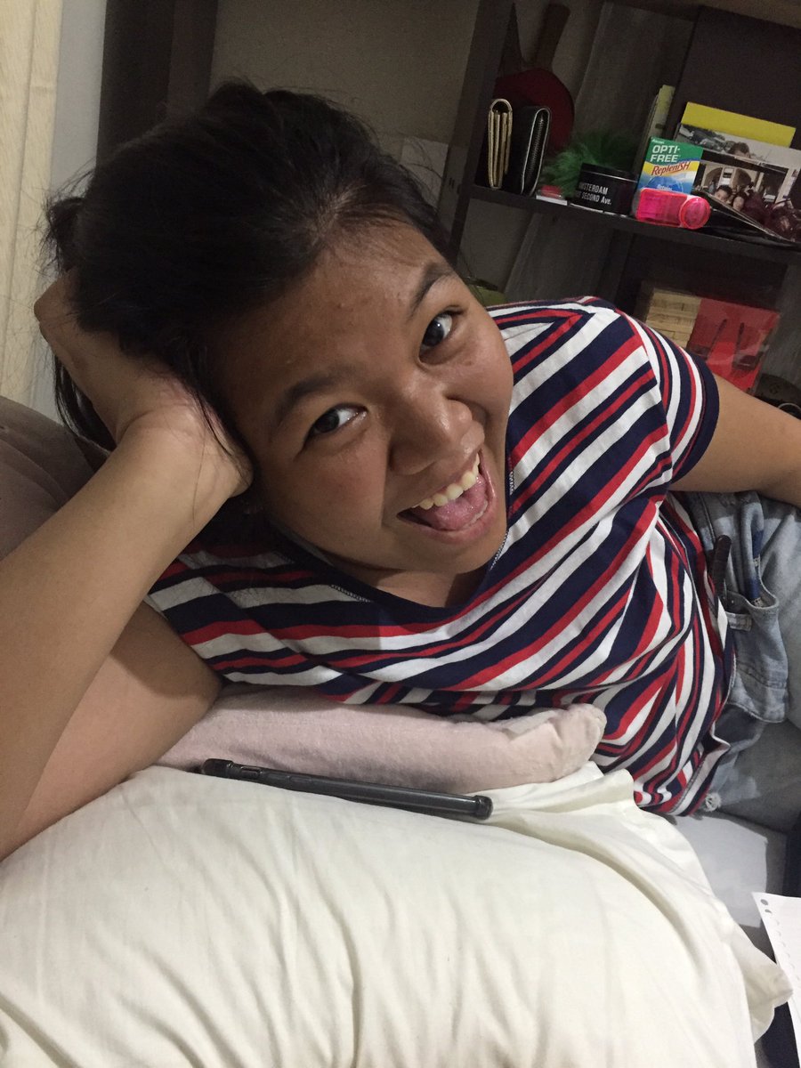 kimpuassible's tweet photo. Guess who's here at 10PM bc SHE'S FINALLY LIVIN DA #CONDOLYF 🎉 https://t.co/jWy5AA6mip