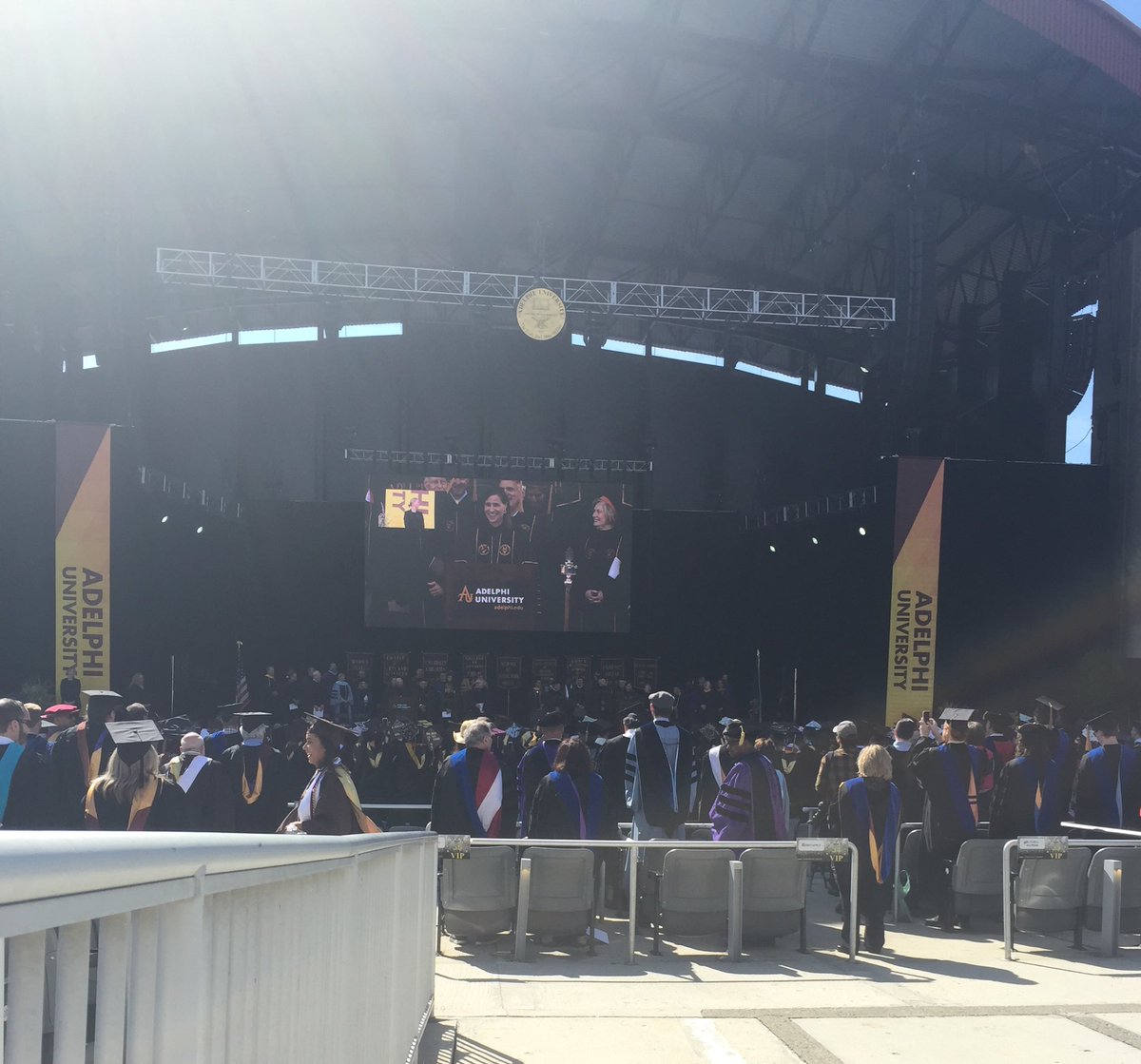 AdelphiU's tweet image. Commencement begins! #AdelphiGrad2017