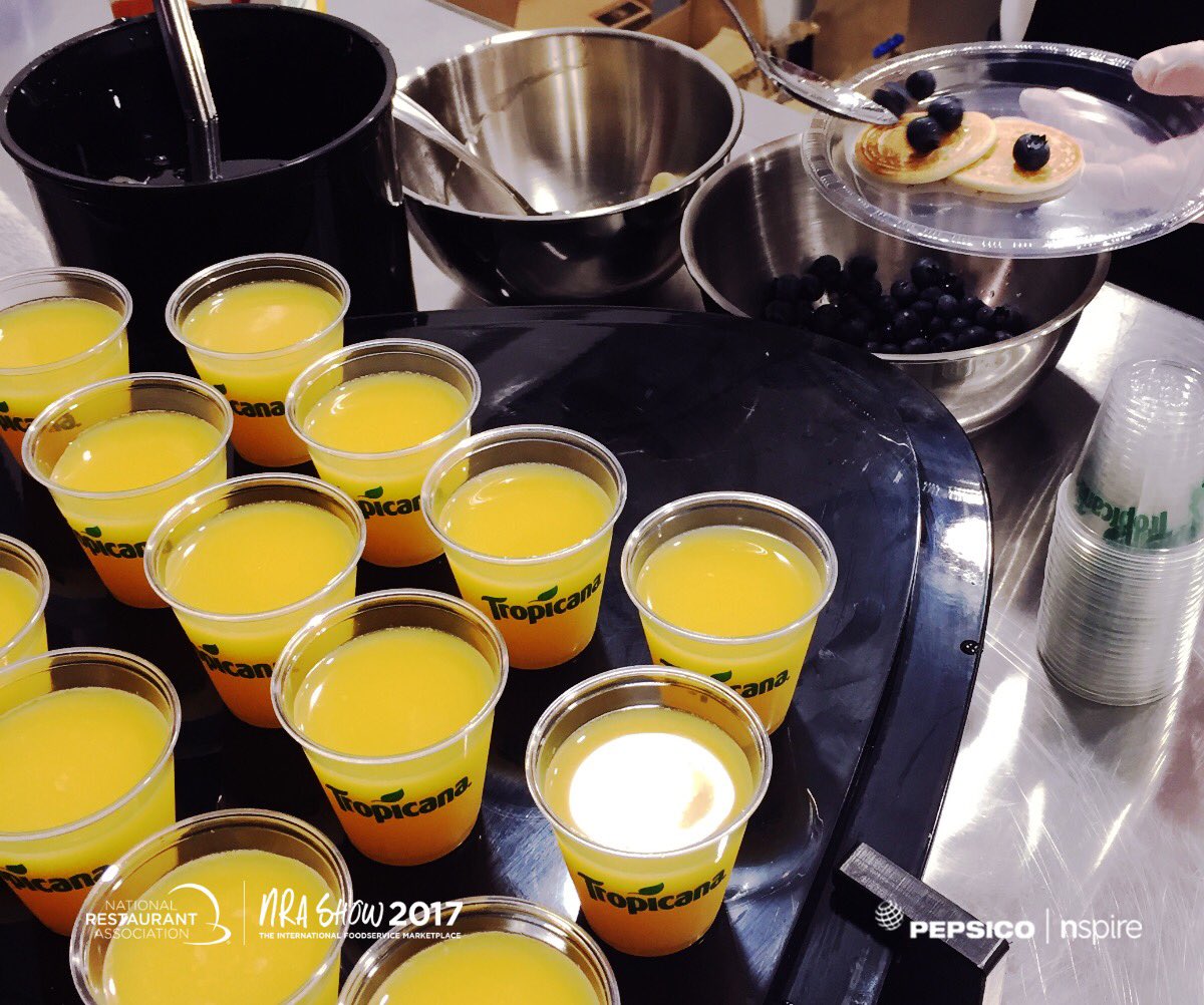 #Breakfasttime! Now serving delicious #AuntJemima pancakes and <a href="/Tropicana/">Tropicana</a> Orange juice! MMMM! @NRAShow #NationalRestaurantAssociation