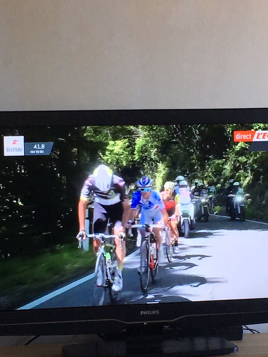 shiffty_nico's tweet photo. Allez @Rudymolard !!!! À bloc mon p'ti!!! @EquipeFDJ #AllezRudy #AllezFdJ #Giro2017 #giro100 https://t.co/ep5tnKBTwh