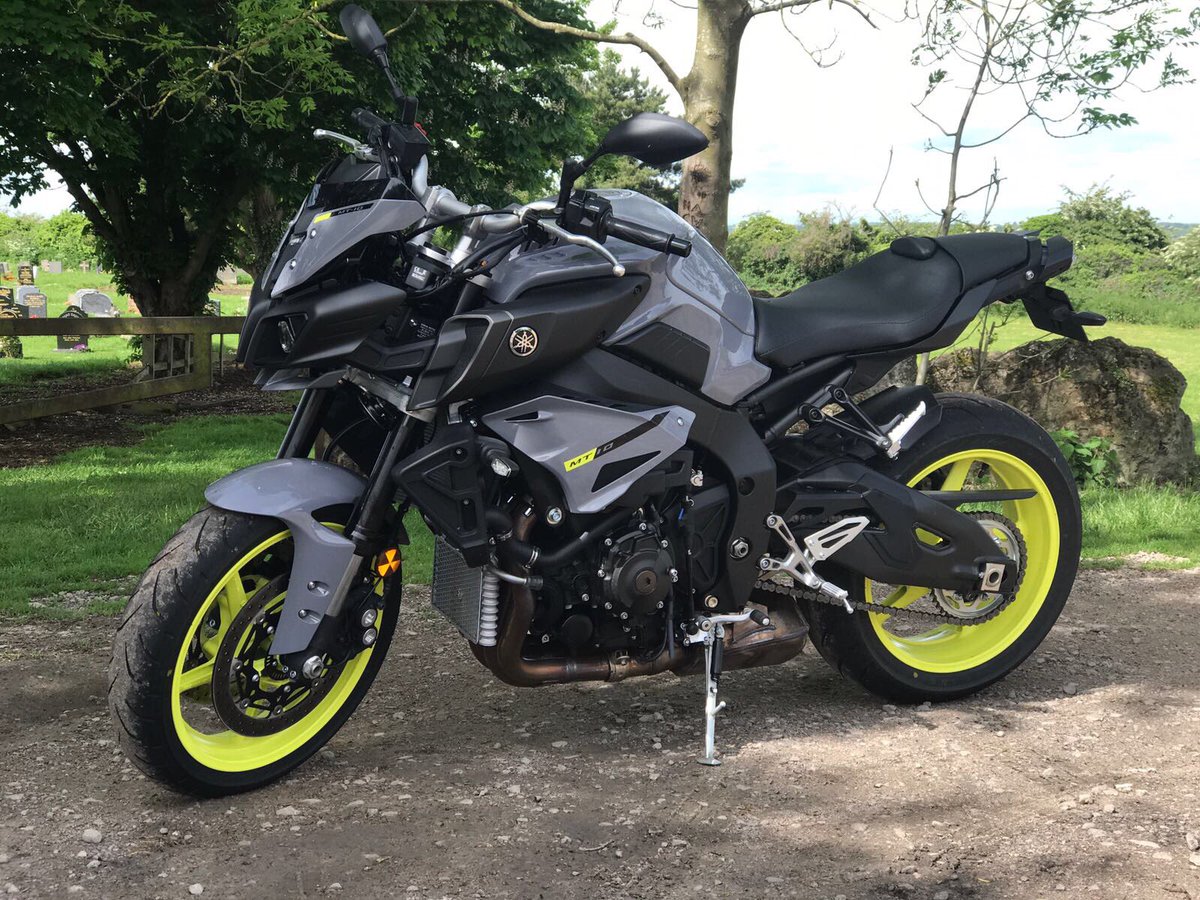 fman256's tweet image. 🌝Suns out, new ride is out! 🏍@YMUKofficial #yamaha #mt10