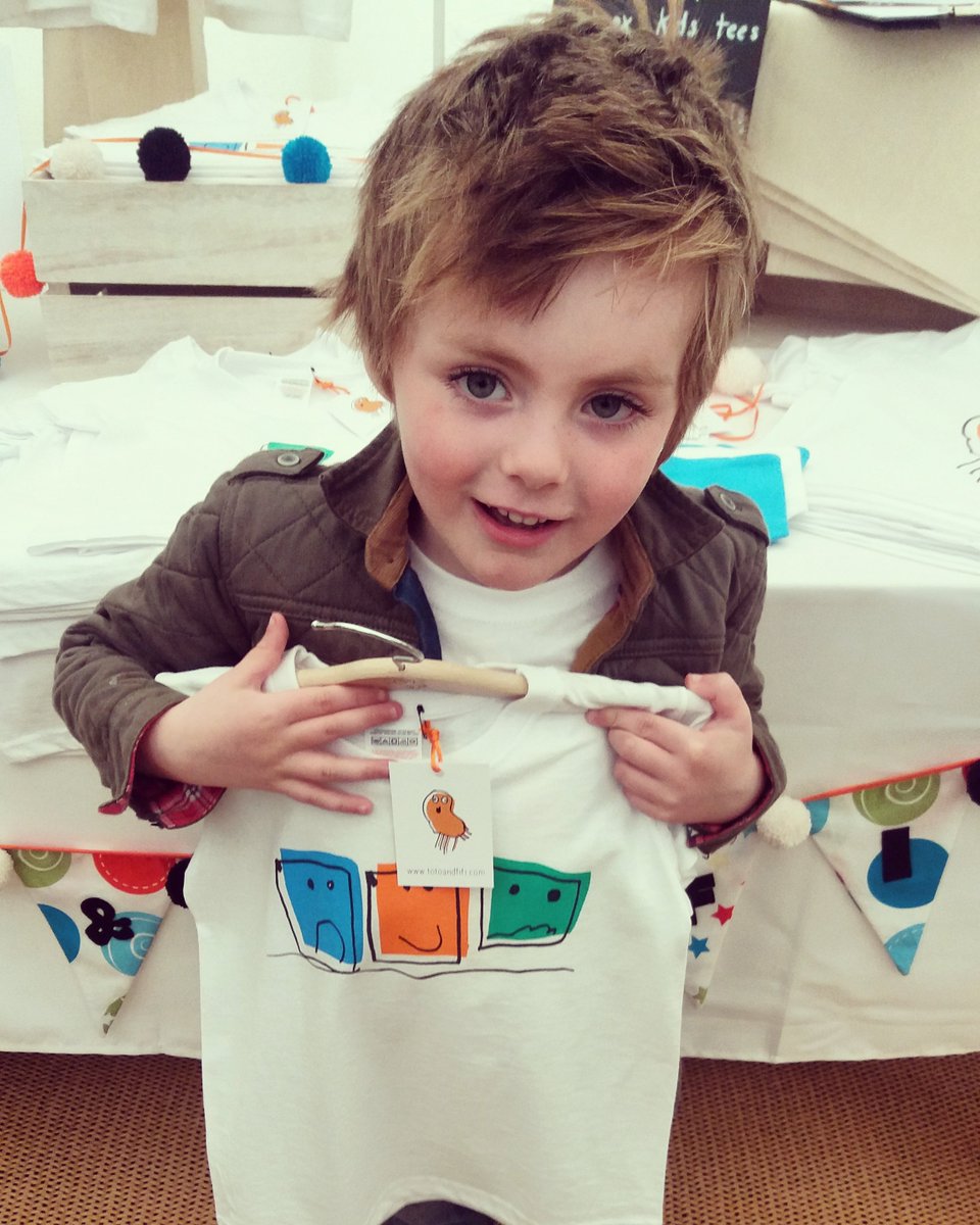 totoandfifi's tweet photo. Toto with the square head tee he designed 😊😊 #totoandfifi #simplycheshire #designedbykids #unisex #handprinted https://t.co/XUwCmR1qAe