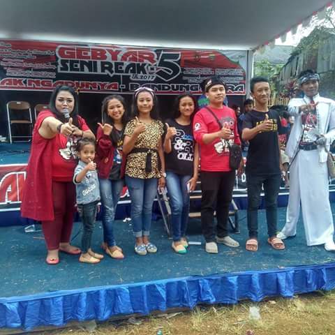 Pemenang Lomba Foto Selfie oleh Akun FB AN. ayuni IG @wibawa_art  <a href="/ridwankamil/">Ridwan Kamil</a> <a href="/kennydewi/">kenny dewi kaniasari</a> <a href="/Sigitiskandar77/">sigit iskandar</a>