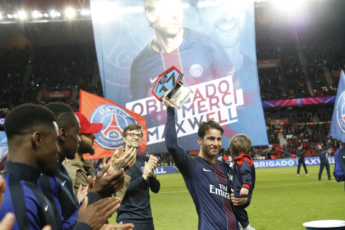 PSG_inside's tweet photo. 😰 #MerciMaxwell https://t.co/5xvUHxS6Wr