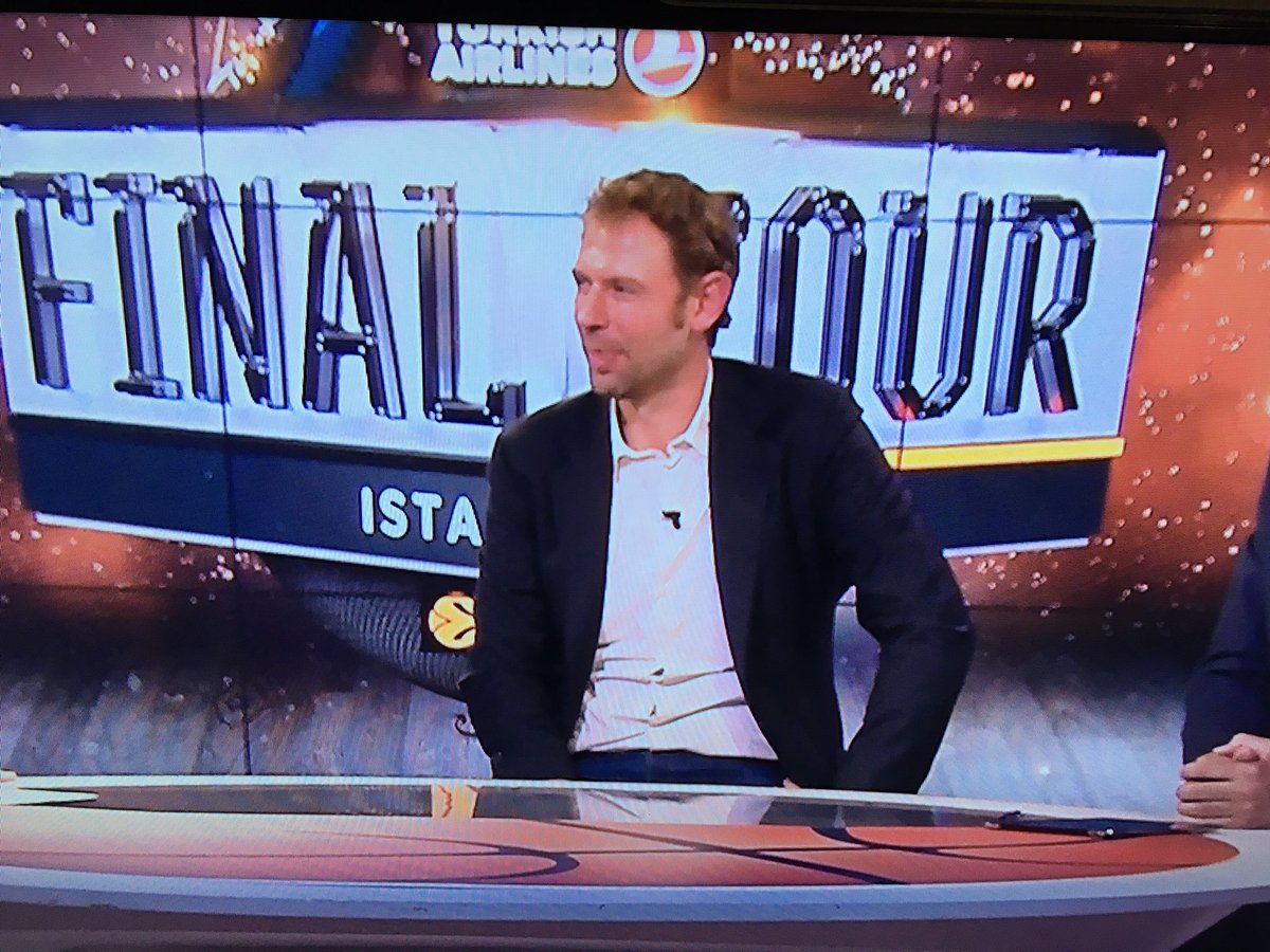 PantoMvp's tweet photo. Grande idea da parte di @FOXSports che per l'intervallo affida lo show a #Jovanotti
#EurolegaTipo #jackGalanda https://t.co/lR4IGUYNIc