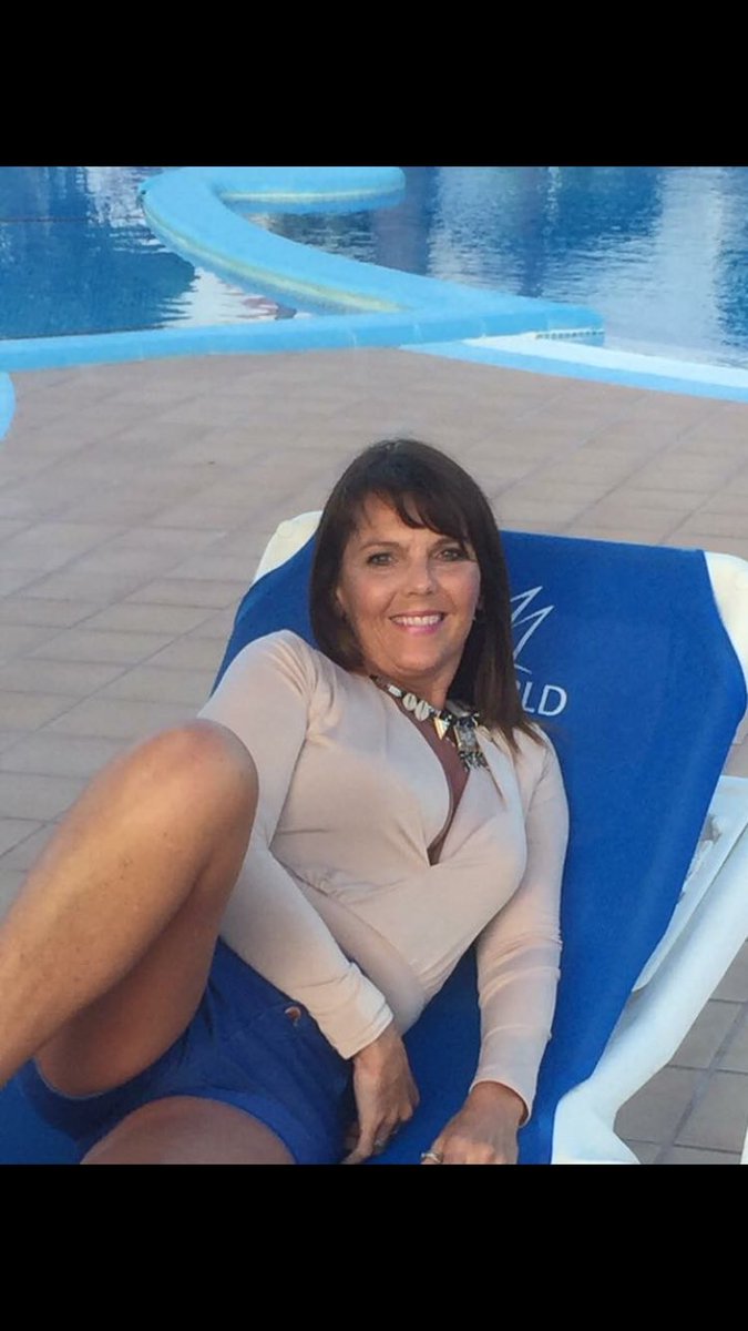 dirktiddler1's tweet photo. #xxx #bigboobs #BRITISH #amateur #naughty #tits #bigtits #milf pole #hotornot hotornot #cleavage #onoffpics #onoff https://t.co/cIa0syYRMn