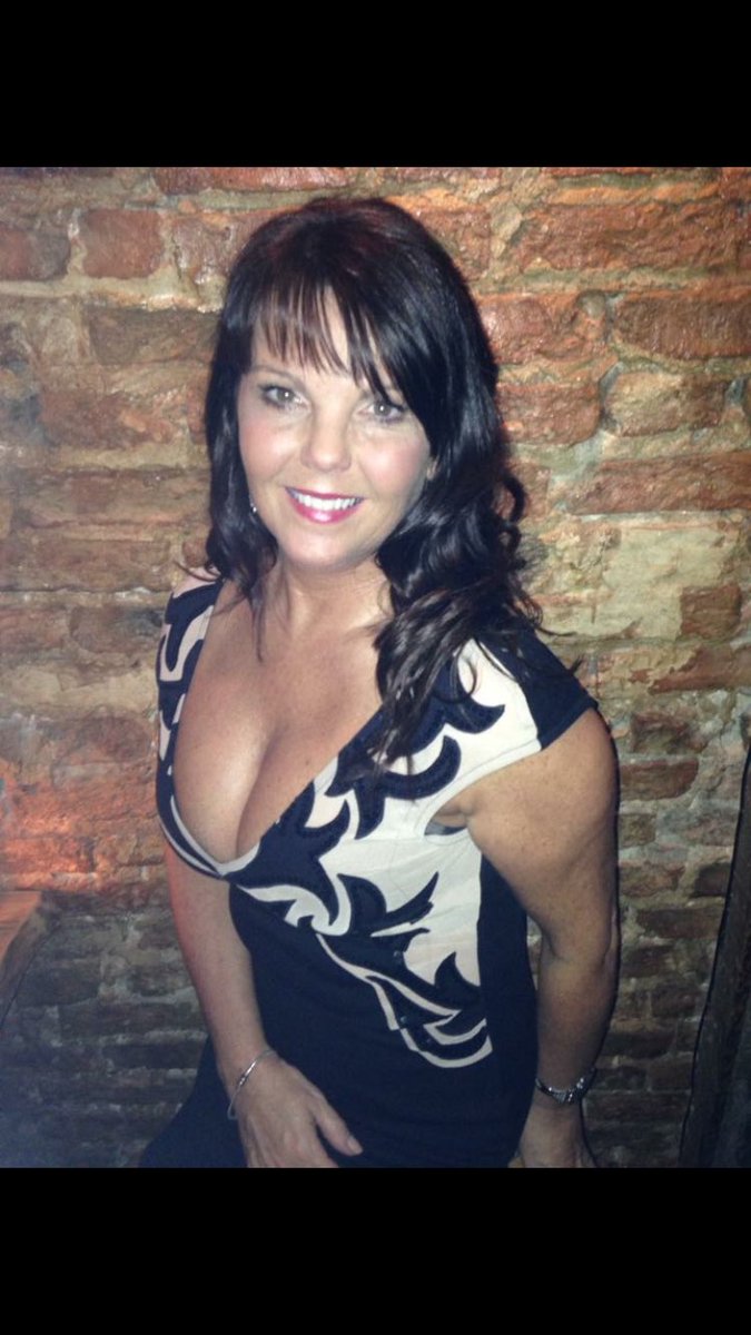 dirktiddler1's tweet photo. #xxx #bigboobs #BRITISH #amateur #naughty #tits #bigtits #milf pole #hotornot hotornot #cleavage #onoffpics #onoff https://t.co/cIa0syYRMn