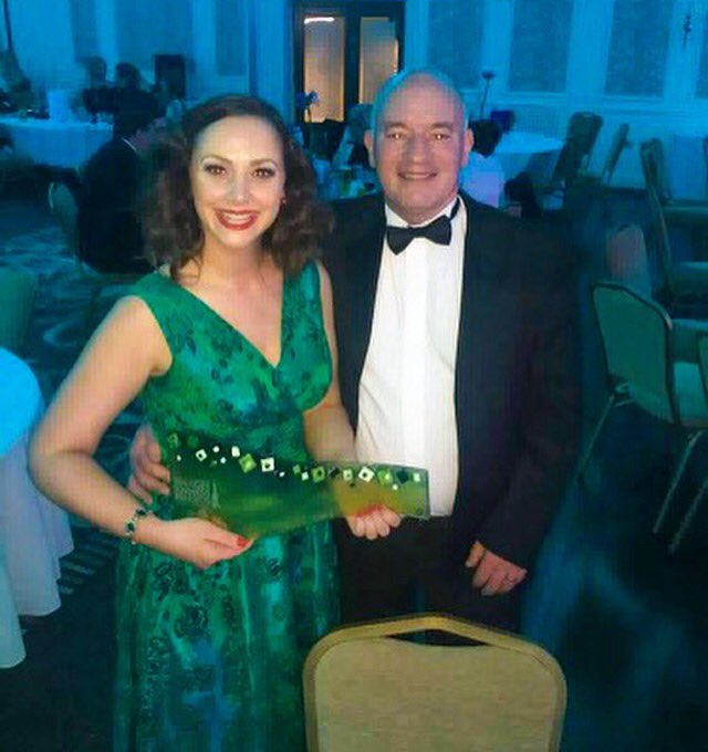 RusticRunway's tweet image. With Colm Mac Rory owner of @SpiresArt , who also made my gorgeous award 💕🙌#oba17