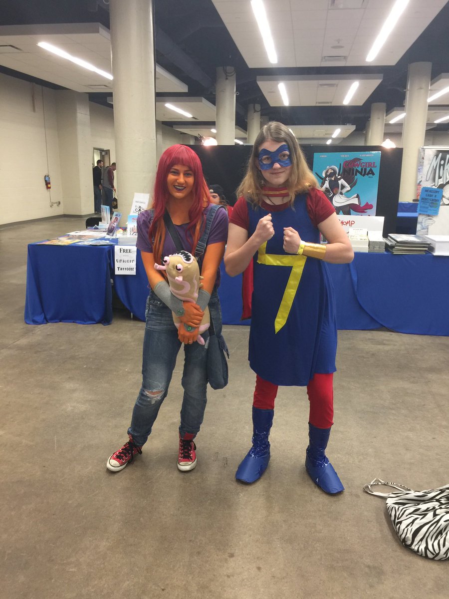ICBC_ISSUES's tweet photo. Avengers v Titans: Assemble @WizardWorld #WizardWorldDSM #cosplay #teentitansgo #msmarvel https://t.co/vvbvB531rP