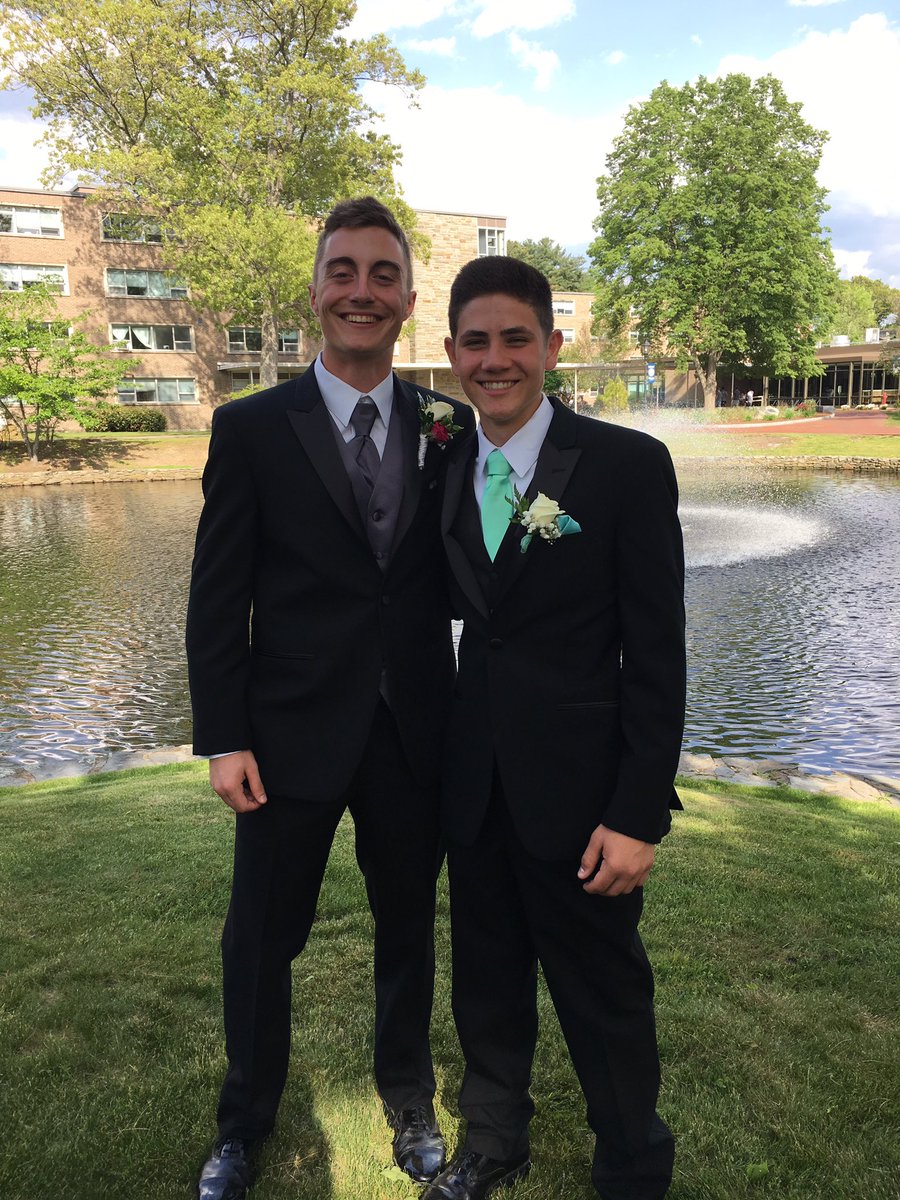 bonesLarou's tweet photo. Happy Birthday to the best baseball captain and warehouse associate in the game @brettgauvin2 https://t.co/72HShFBUUv