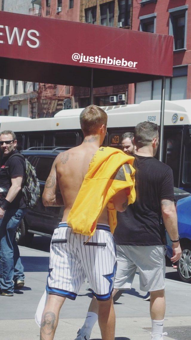 JustinBieberBSL's tweet photo. Justin Bieber hoje em NY. (21 de maio):

#JustinBBMAs https://t.co/vB85YuqItj
