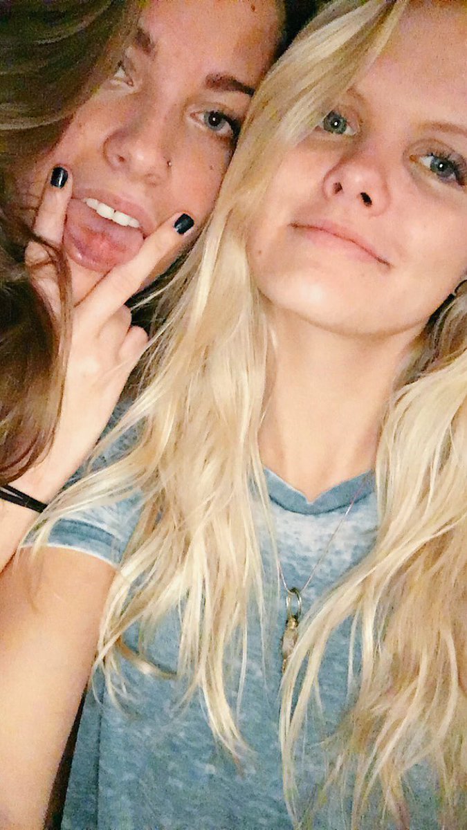 Sarah_Licow's tweet photo. Happy birthday beautiful I hope your day is freaking amazing!! I miss you like nuts 💕 @ErinEliza21 https://t.co/n9YqCgaBLE
