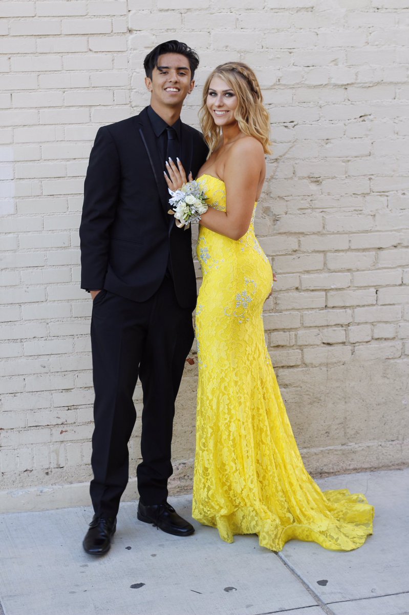 savannahpreuss's tweet photo. prom💛 @JovaniFashions https://t.co/ALgOcOrI4g