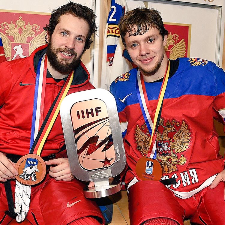 OlgaBoyko_'s tweet photo. Наилюбимейшее фото) Горжусь страной, горжусь такими парнями! Спасибо @72Artemi @86Kucherov 🇷🇺🏆 https://t.co/UqBg0WCCbe