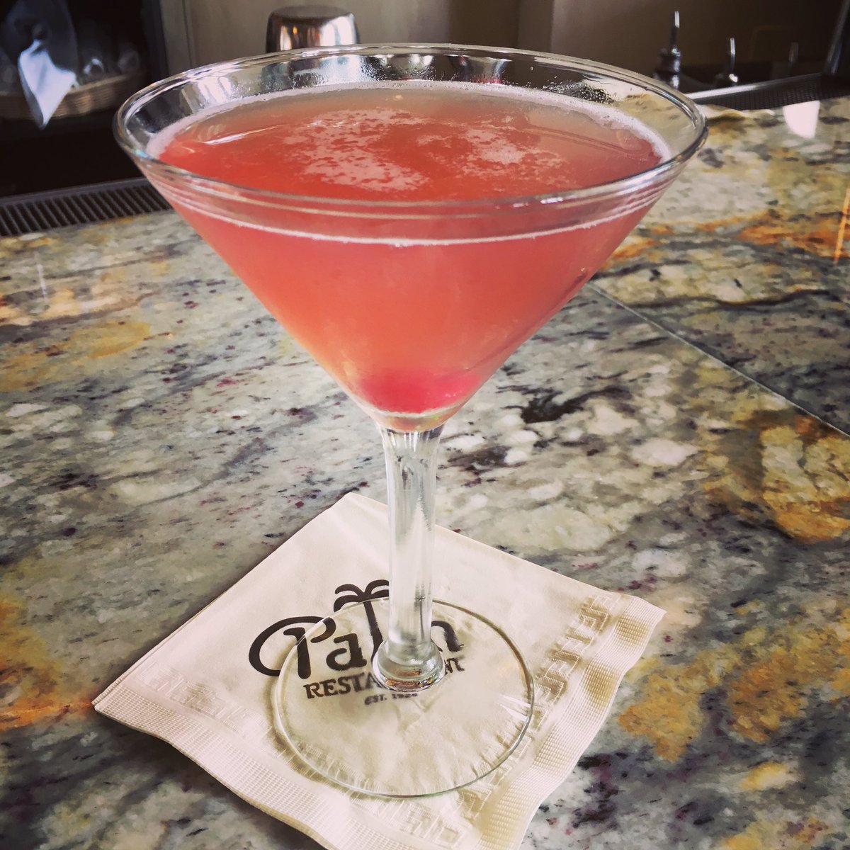 hafgood621's tweet image. Afternoon cocktail after a morning of traveling. Cocktails make you more creative, right? #cproweek #travelinggraphicdesigner #atlanta