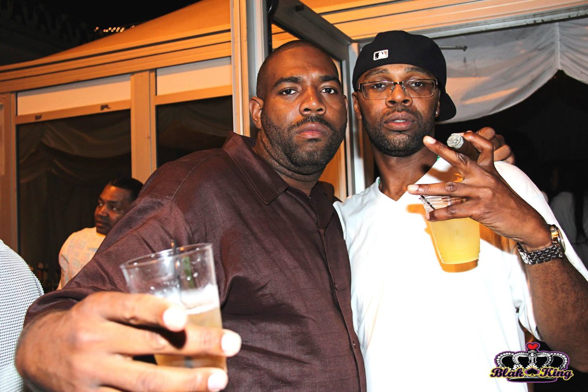 ChampagneCost tweet media