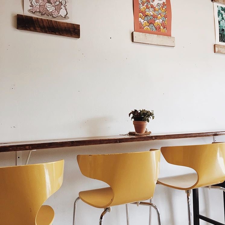 CupCommonWealth's tweet photo. Sunday shop vibes ☕️☕️☕️
----------
📸: Captured by @_sallyevans https://t.co/nqJRXhVvi5