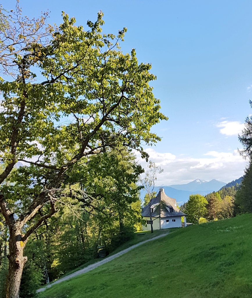 Villa built by architect Lois Welzenbacher. #tagederarchitektur #giornatedellarchitettura #Southtyrol