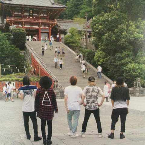 Elah_visualkei's tweet photo. #6Guns the GazettE & Poses!. (^m^ ). https://t.co/wZw2lIey1K