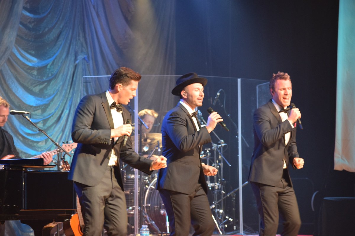 LeeHeraldNews's tweet photo. ‘My, My, My’…The Tenors Enchant an Enamored Immokalee Audience
https://t.co/1SgNQgMpQj https://t.co/IHy80jGRuB