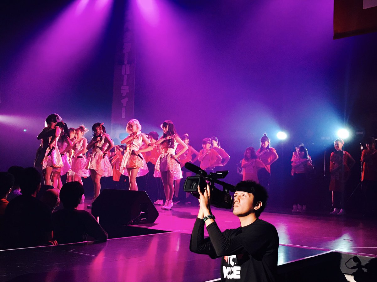 PV_stuff's tweet image. Risa
明るくて、優しくて、私がすべってても遠くからでもフォローしてくれる、すごく頼りになる子。
ファントムに入ったら、りさのかわいさやライブ中の笑顔が爆発して、すごくよくなった。みてて本当に楽しそうで元気がでる。これってアイドルってことだね。
ファントムでいてくれてありがとう