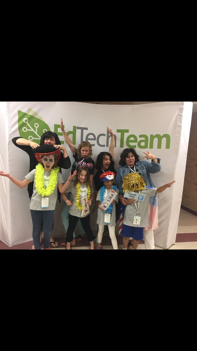 Ss and Ts sharing <a href="/Seesaw/">Seesaw</a> together at the Capital Region Google Summit! #edtechteam #WESgrows #GuildLearns