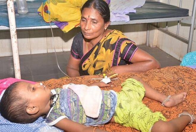 climatehawk1's tweet photo. Deadly heat wave in India, temps up to 46C (115F) | @the_hindu https://t.co/LXosWBEEFV #climate #ActOnClimate #divest https://t.co/XQf3uxWNHF